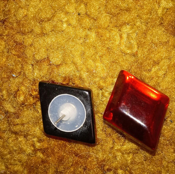 Vintage Red Glass flat backed stud earrings - Picture 2 of 7